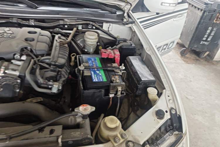 Used Mitsubishi Pajero Sport 2013 3.0L Automatic Two-Wheel Drive Luxury Edition Engine Bay Left