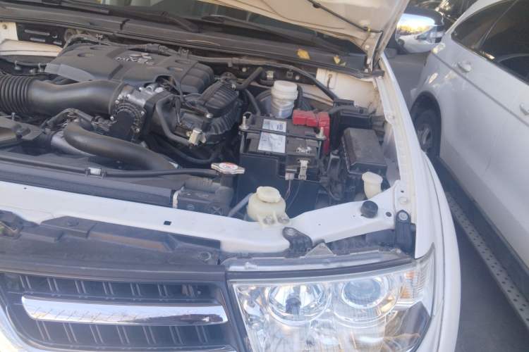 Used Mitsubishi Pajero Sport 2013 3.0L Automatic 4x4 Flagship Edition Engine Bay Left