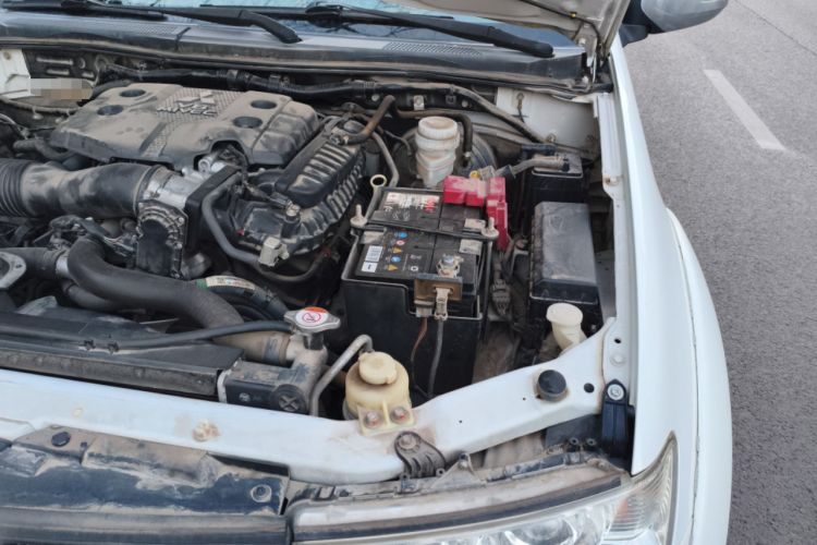 Used Mitsubishi Pajero Sport 2013 3.0L Automatic 4x4 Flagship Edition Engine Bay Left