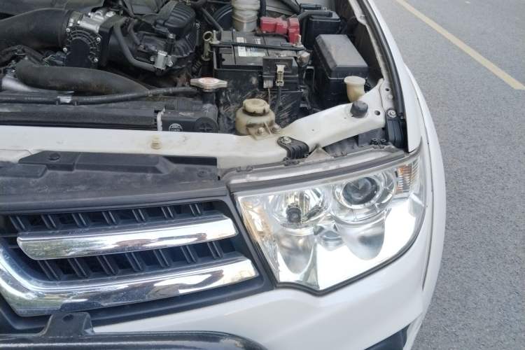 Used Mitsubishi Pajero Sport 2013 3.0L Automatic 4x4 Flagship Edition Engine Bay Left