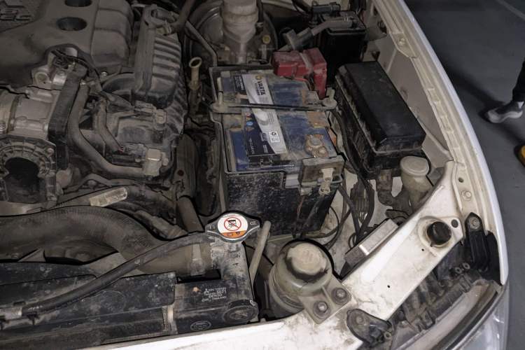 Used Mitsubishi Pajero Sport 2013 3.0L Automatic 4x4 Flagship Edition Engine Bay Left
