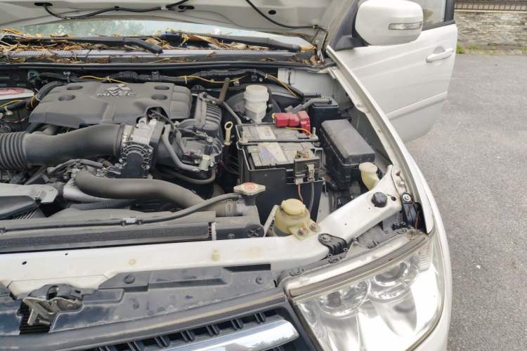 Used Mitsubishi Pajero Sport 2013 3.0L Automatic Two-Wheel Drive Luxury Edition Engine Bay Left