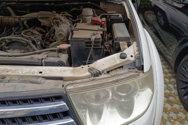 Used Mitsubishi Pajero Sport 2013 2.4L Manual Two-Wheel Drive Comfort Edition Engine Bay Left