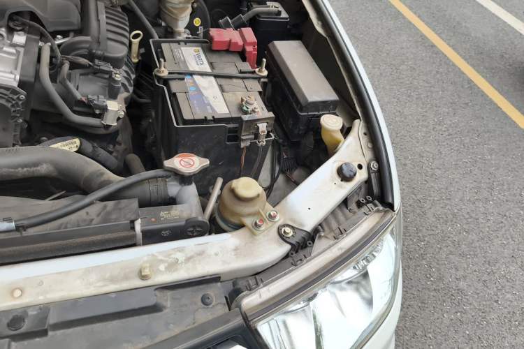 Used Mitsubishi Pajero Sport 2013 3.0L Automatic 4x4 Flagship Edition Engine Bay Left