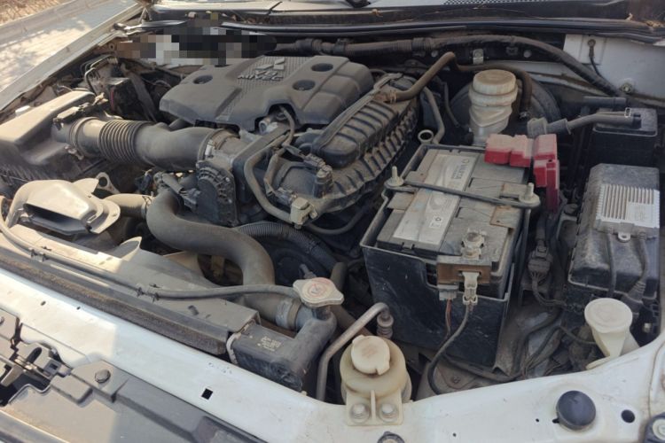 Used Mitsubishi Pajero Sport 2013 3.0L Automatic 4x4 Executive Edition Engine Bay Left