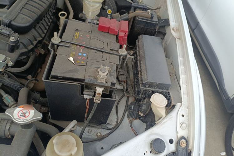 Used Mitsubishi Pajero Sport 2013 3.0L Automatic 4x4 Executive Edition Engine Bay Left