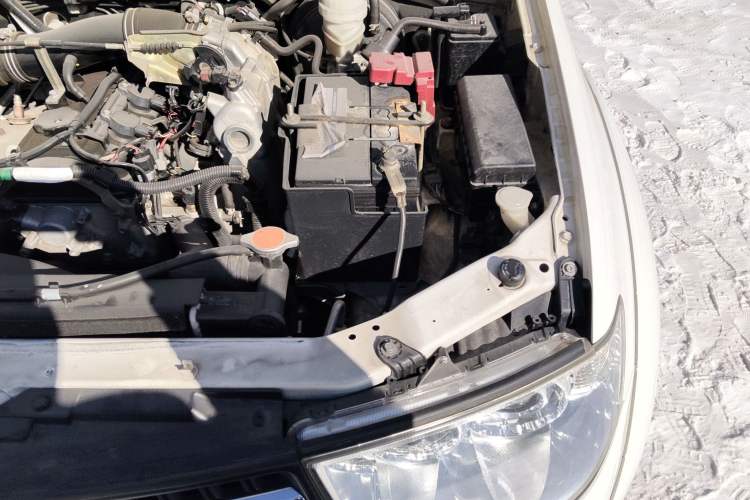 Used Mitsubishi Pajero Sport 2013 2.4L Manual Two-Wheel Drive Comfort Edition Engine Bay Left