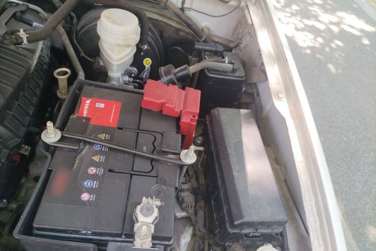 Used Mitsubishi Pajero Sport 2013 3.0L Automatic 4x4 Flagship Edition Engine Bay Left