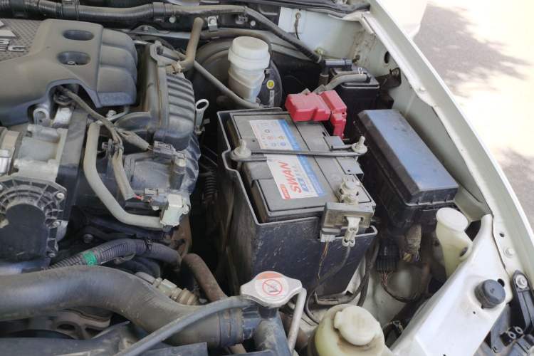 Used Mitsubishi Pajero Sport 2013 3.0L Automatic 4x4 Executive Edition Engine Bay Left