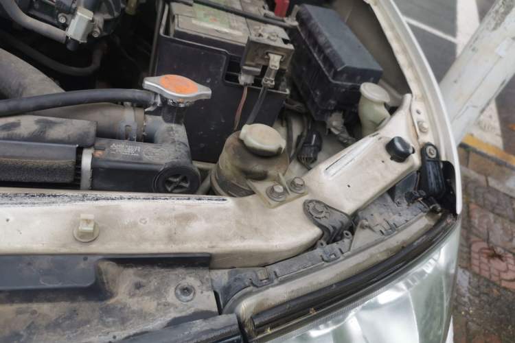 Used Mitsubishi Pajero Sport 2013 3.0L Automatic Two-Wheel Drive Luxury Edition Engine Bay Left