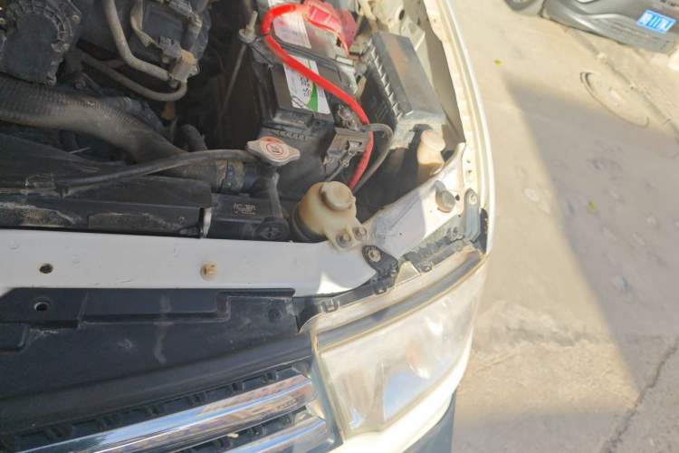 Used Mitsubishi Pajero Sport 2013 3.0L Automatic 4x4 Flagship Edition Engine Bay Left