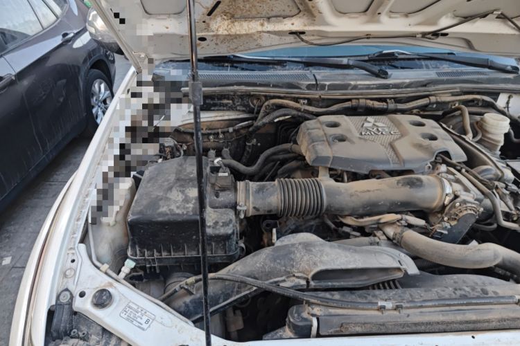 Used Mitsubishi Pajero Sport 2013 3.0L Automatic 4x4 Flagship Edition Engine Bay Right