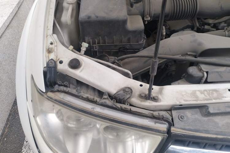 Used Mitsubishi Pajero Sport 2013 3.0L Automatic Two-Wheel Drive Luxury Edition Engine Bay Right