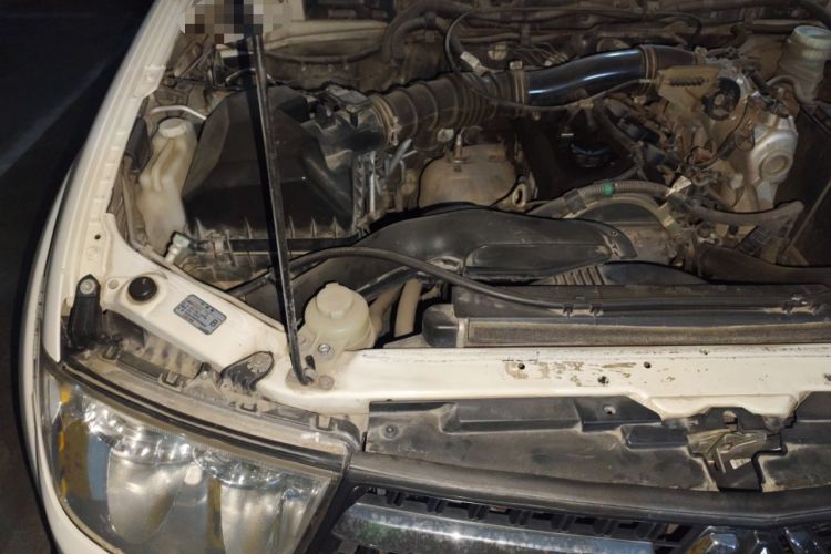 Used Mitsubishi Pajero Sport 2013 2.4L Manual Two-Wheel Drive Comfort Edition Engine Bay Right