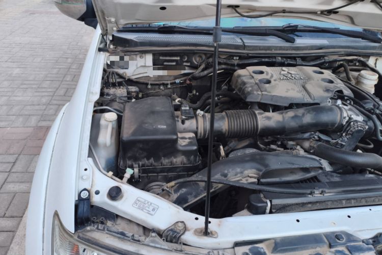 Used Mitsubishi Pajero Sport 2013 3.0L Automatic 4x4 Flagship Edition Engine Bay Right