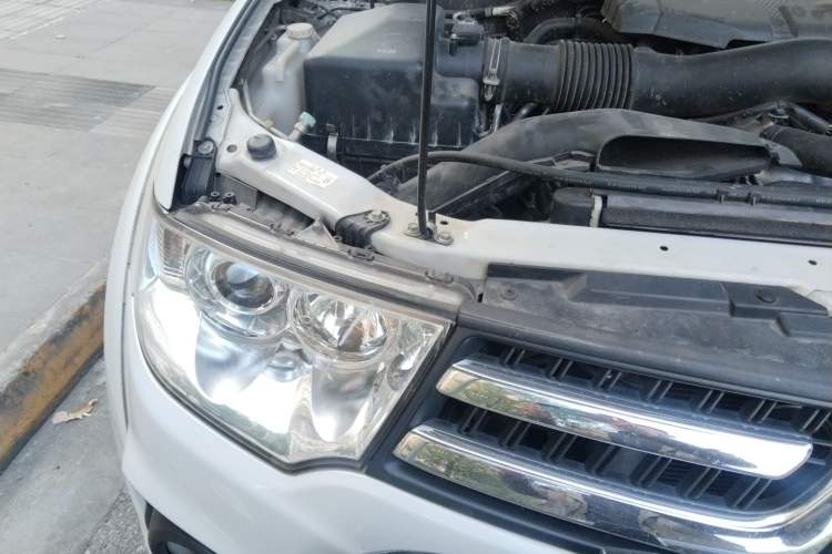 Used Mitsubishi Pajero Sport 2013 3.0L Automatic 4x4 Flagship Edition Engine Bay Right