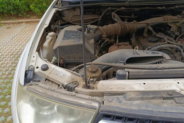 Used Mitsubishi Pajero Sport 2013 2.4L Manual Two-Wheel Drive Comfort Edition Engine Bay Right