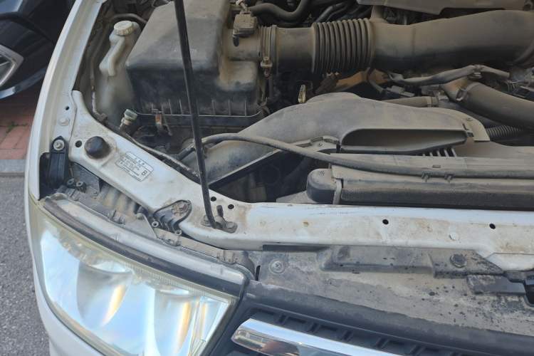 Used Mitsubishi Pajero Sport 2013 3.0L Automatic 4x4 Executive Edition Engine Bay Right