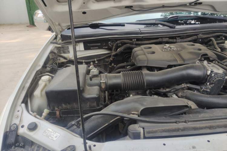 Used Mitsubishi Pajero Sport 2013 3.0L Automatic Two-Wheel Drive Luxury Edition Engine Bay Right