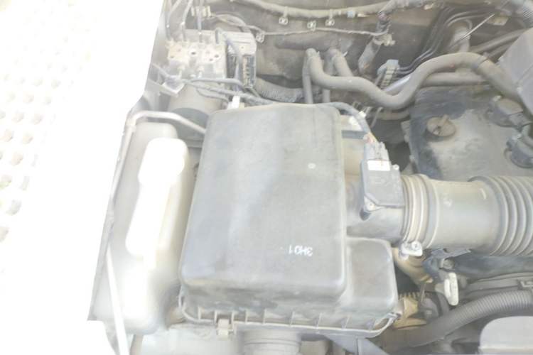 Used Mitsubishi Pajero Sport 2013 3.0L Automatic 4x4 Flagship Edition Engine Bay Right