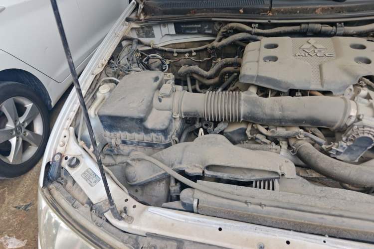 Used Mitsubishi Pajero Sport 2013 3.0L Automatic Two-Wheel Drive Luxury Edition Engine Bay Right