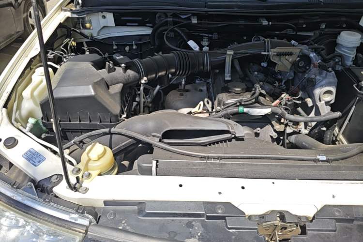 Used Mitsubishi Pajero Sport 2013 2.4L Manual Two-Wheel Drive Comfort Edition Engine Bay Right