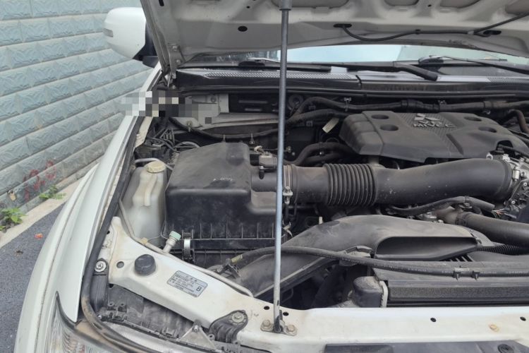 Used Mitsubishi Pajero Sport 2013 3.0L Automatic Two-Wheel Drive Luxury Edition Engine Bay Right