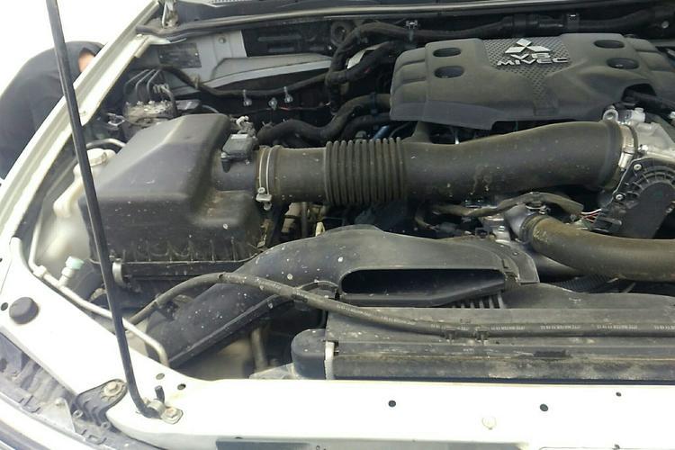 Used Mitsubishi Pajero Sport 2013 3.0L Automatic 4x4 Executive Edition Engine Bay Right