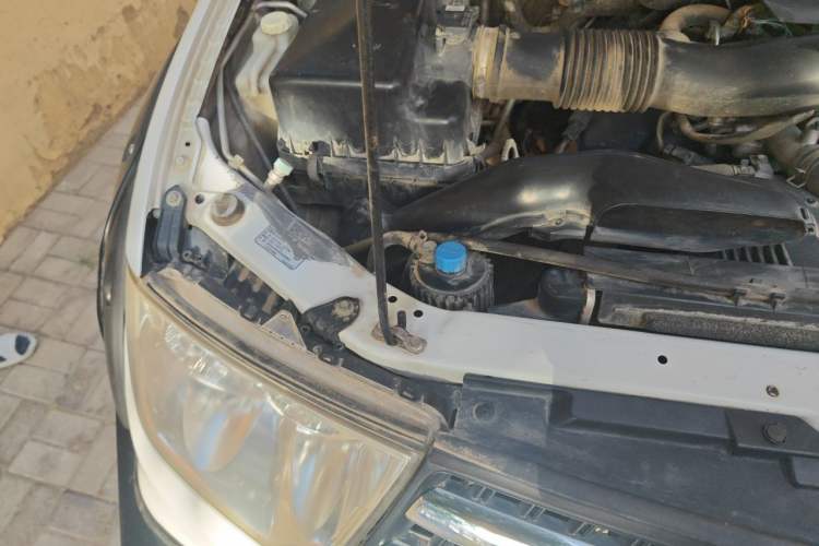 Used Mitsubishi Pajero Sport 2013 3.0L Automatic 4x4 Flagship Edition Engine Bay Right