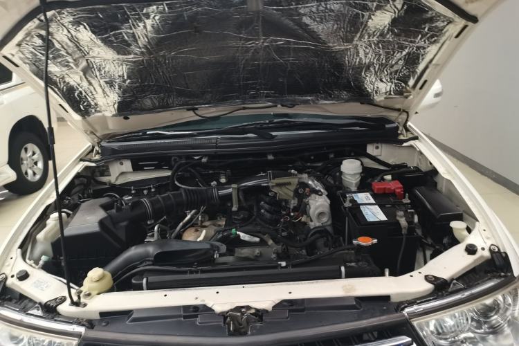Used Mitsubishi Pajero Sport 2013 2.4L Manual Two-Wheel Drive Comfort Edition Engine Bay