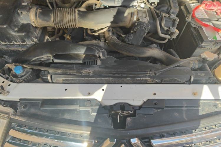 Used Mitsubishi Pajero Sport 2013 3.0L Automatic 4x4 Flagship Edition Engine Bay