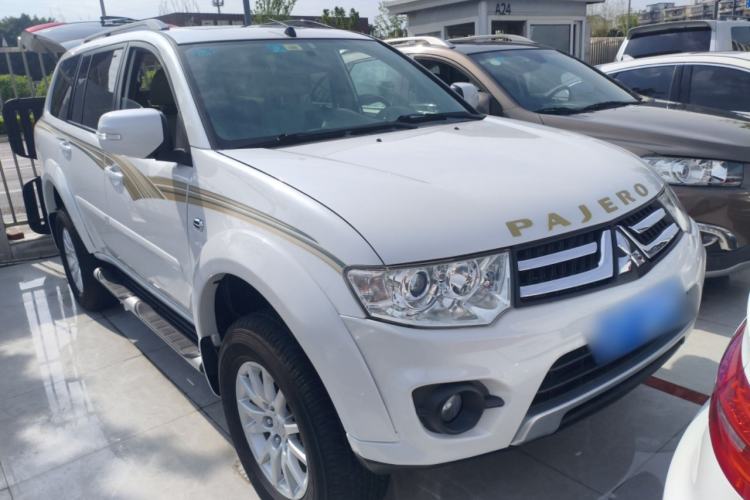 Used Mitsubishi Pajero Sport 2013 3.0L Automatic Two-Wheel Drive Luxury Edition Exterior 1