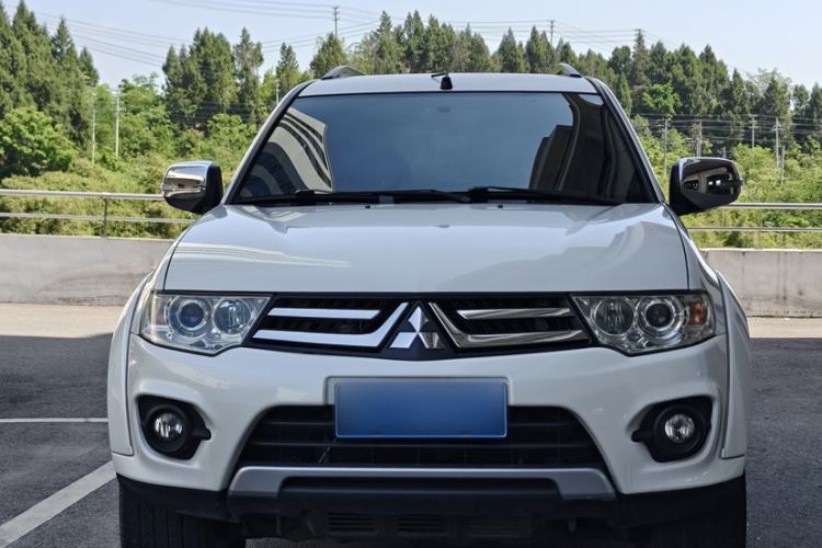 Used Mitsubishi Pajero Sport 2013 3.0L Automatic 4x4 Executive Edition Exterior 1