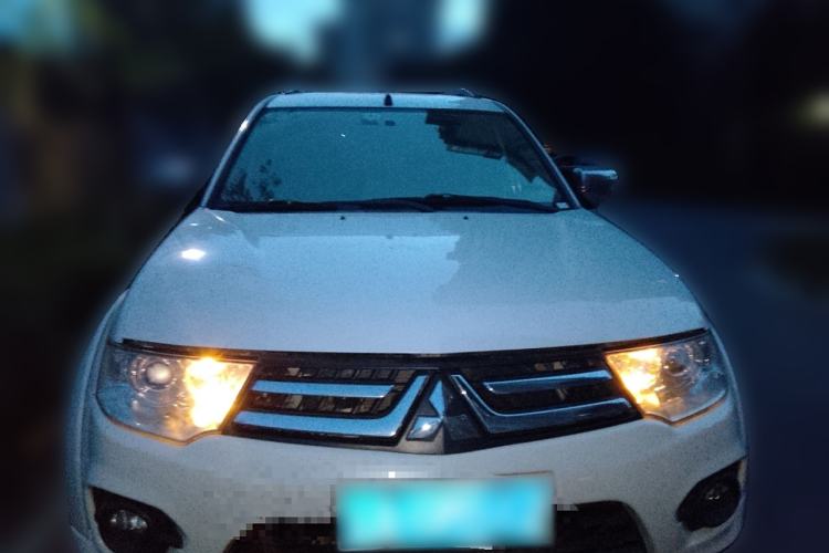 Used Mitsubishi Pajero Sport 2013 3.0L Automatic 4x4 Executive Edition Exterior 1