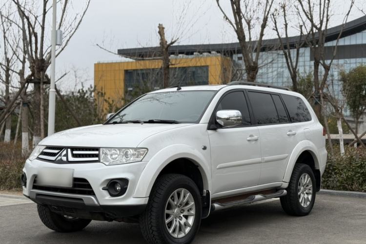 Used Mitsubishi Pajero Sport 2013 3.0L Automatic Two-Wheel Drive Luxury Edition Exterior 1
