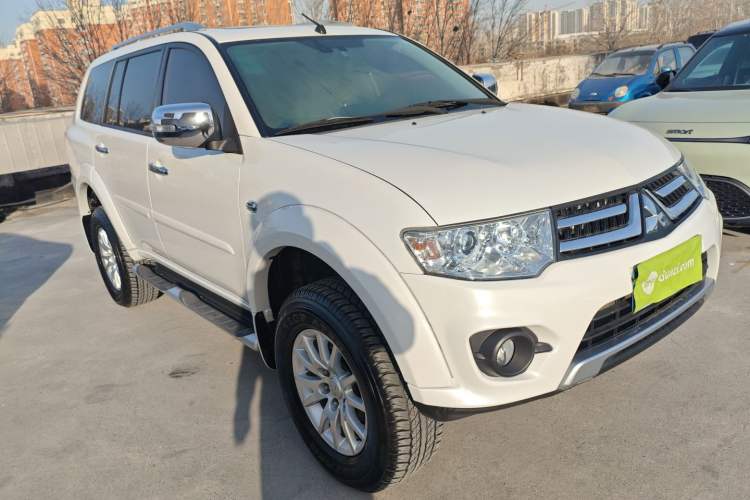 Used Mitsubishi Pajero Sport 2013 3.0L Automatic 4x4 Flagship Edition Exterior 1