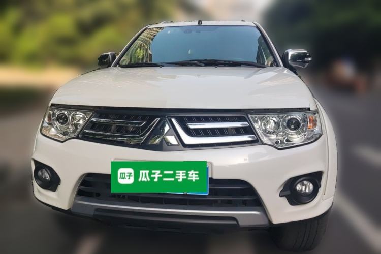 Used Mitsubishi Pajero Sport 2013 3.0L Automatic 4x4 Flagship Edition Exterior 1