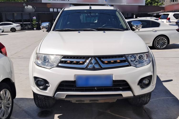 Used Mitsubishi Pajero Sport 2013 3.0L Automatic 4x4 Executive Edition Exterior 1