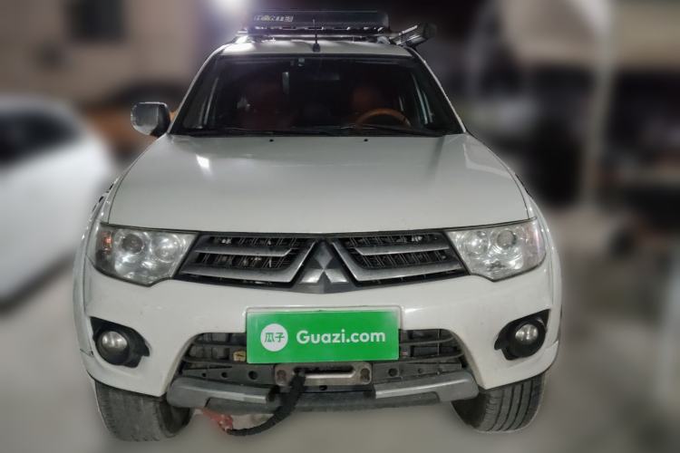 Used Mitsubishi Pajero Sport 2013 3.0L Automatic 4x4 Executive Edition Exterior 1
