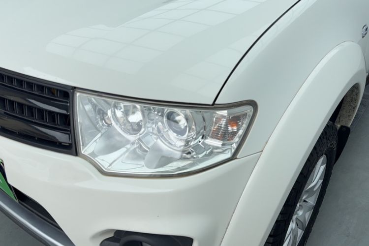 Used Mitsubishi Pajero Sport 2013 2.4L Manual Two-Wheel Drive Comfort Edition Exterior 1