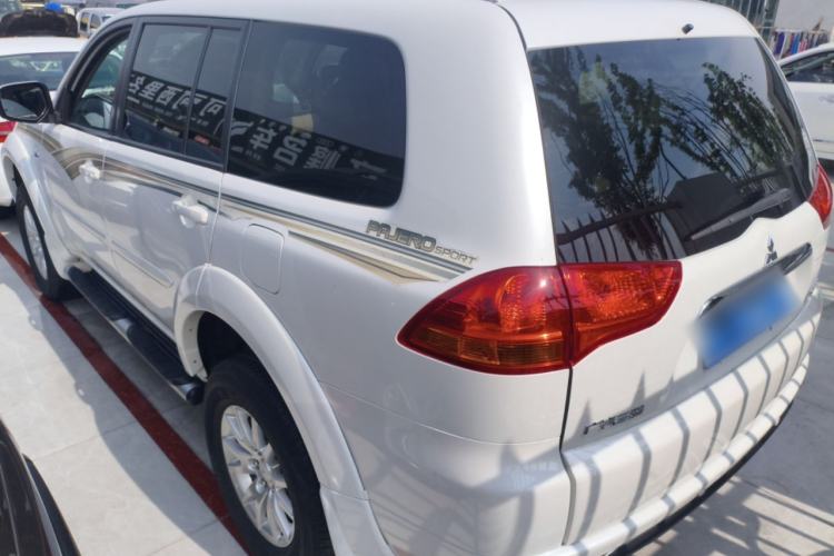 Used Mitsubishi Pajero Sport 2013 3.0L Automatic Two-Wheel Drive Luxury Edition Exterior 2