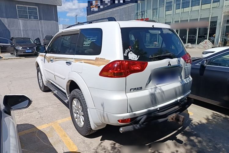 Used Mitsubishi Pajero Sport 2013 3.0L Automatic 4x4 Executive Edition Exterior 2