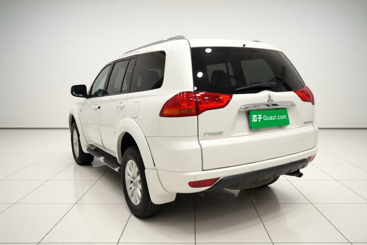 Used Mitsubishi Pajero Sport 2013 3.0L Automatic Two-Wheel Drive Luxury Edition Exterior 2
