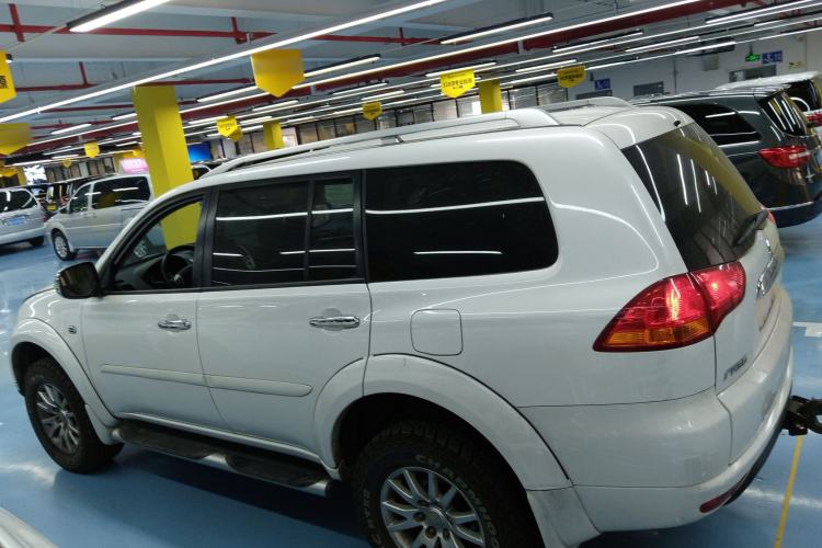 Used Mitsubishi Pajero Sport 2013 3.0L Automatic 4x4 Flagship Edition Exterior 3