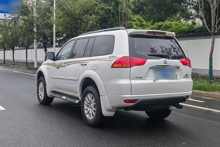 Used Mitsubishi Pajero Sport 2013 3.0L Automatic 4x4 Executive Edition Exterior 3