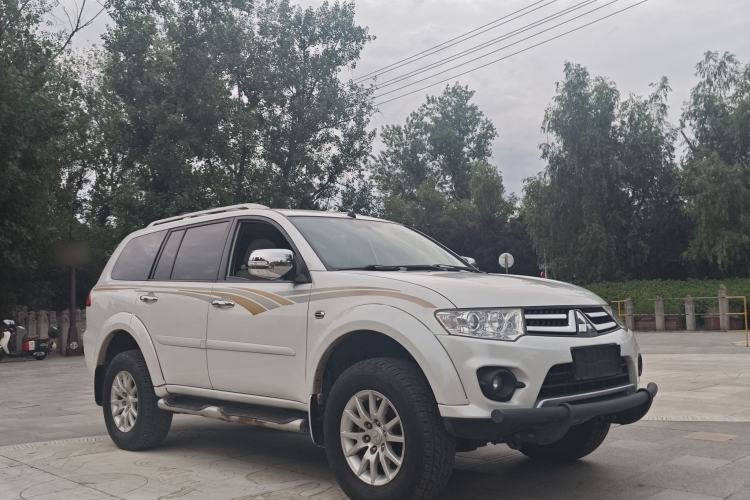 Used Mitsubishi Pajero Sport 2013 3.0L Automatic 4x4 Flagship Edition Exterior 3