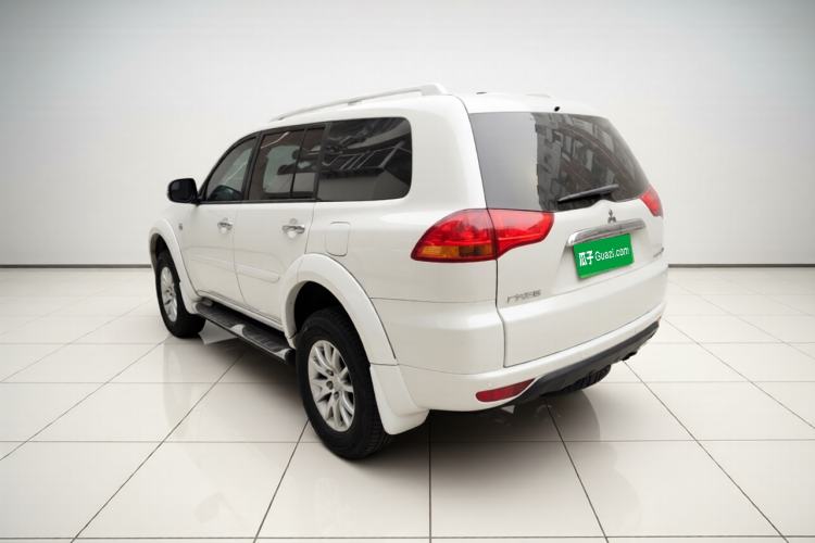 Used Mitsubishi Pajero Sport 2013 3.0L Automatic 4x4 Flagship Edition Exterior 3