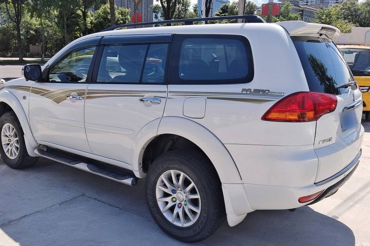 Used Mitsubishi Pajero Sport 2013 3.0L Automatic 4x4 Executive Edition Exterior 3