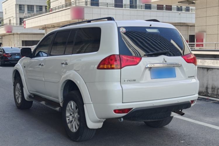 Used Mitsubishi Pajero Sport 2013 3.0L Automatic 4x4 Executive Edition Exterior 4