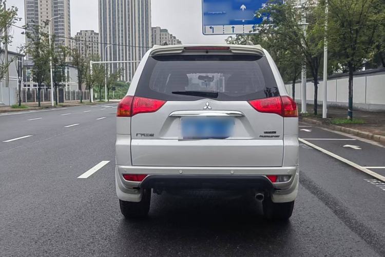 Used Mitsubishi Pajero Sport 2013 3.0L Automatic 4x4 Executive Edition Exterior 4